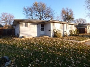 Building Photo - Cozy 2 Bed/1 Bath Duplex Near Lake Loveland!