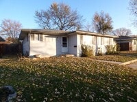 Building Photo - Cozy 2 Bed/1 Bath Duplex Near Lake Loveland!