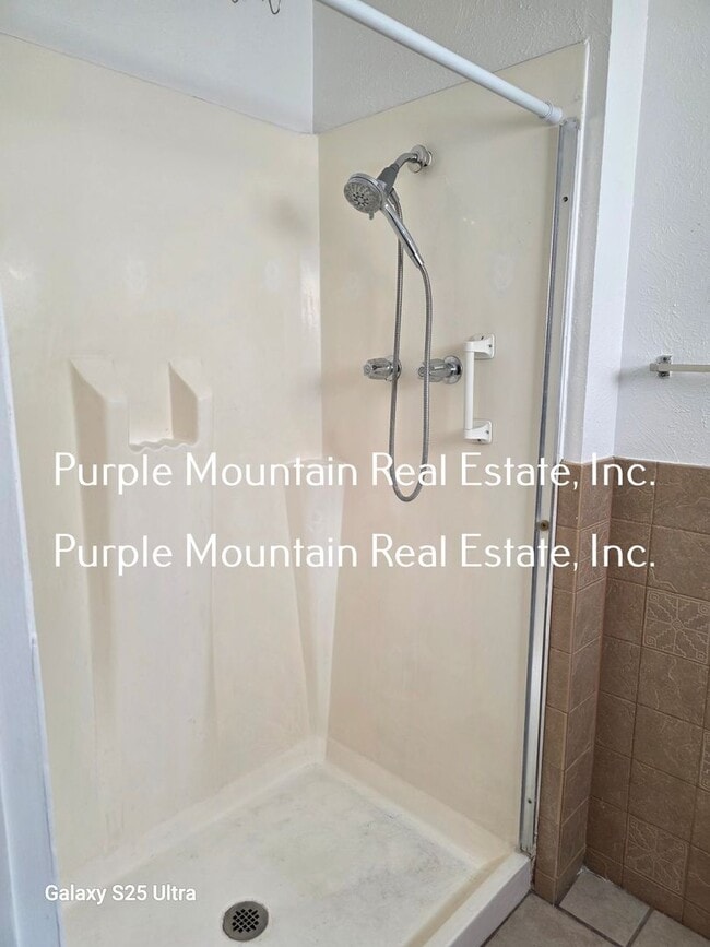 Building Photo - AVAILABLE NOW:  3 Bedrooms, 2 Bath Home for Rent