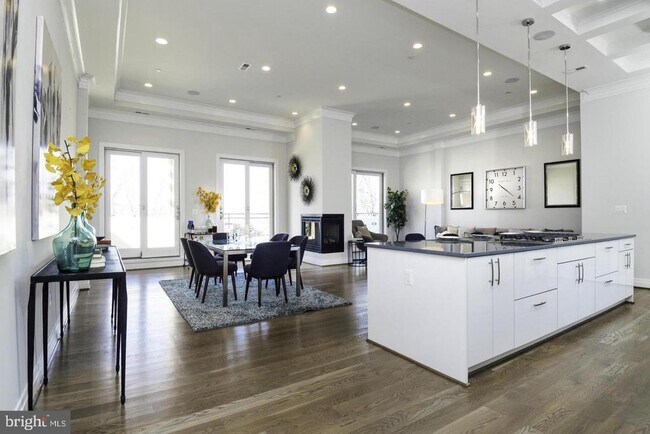 Building Photo - 2802 P St NW