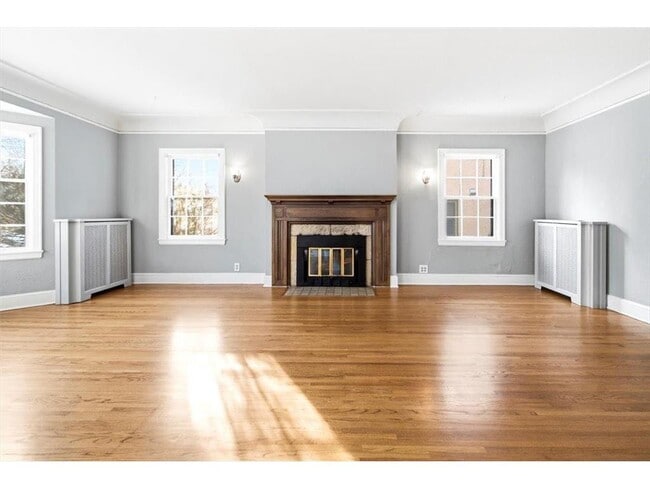 Building Photo - 3540 Irving Ave S