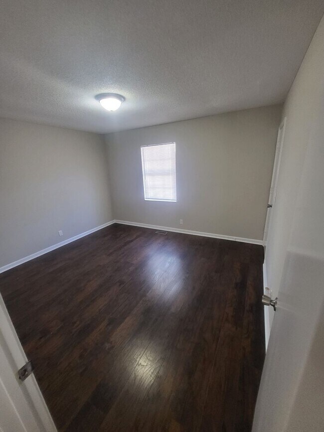 Building Photo - Large two-story colonial style home, Antioch