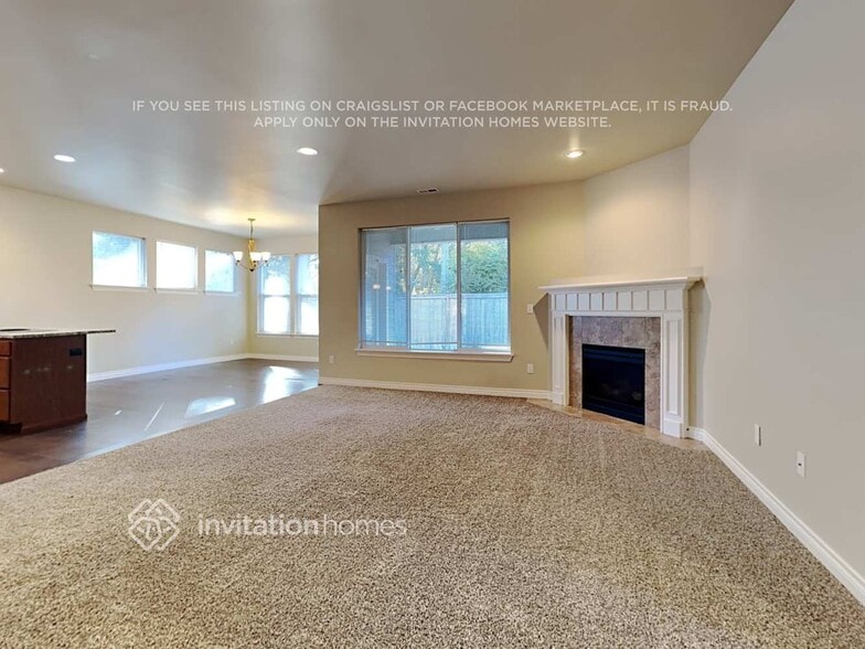 Building Photo - 706 182nd St E