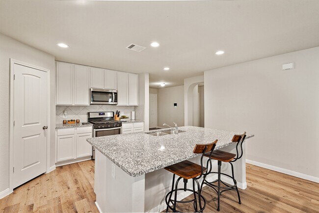 Building Photo - 3242 Alberelli Dr