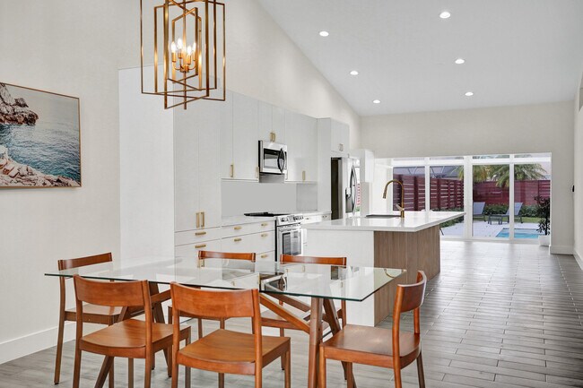 Building Photo - 11175 Jasmine Hill Cir