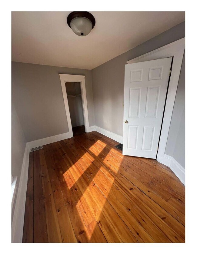 Building Photo - 685 Franklin St