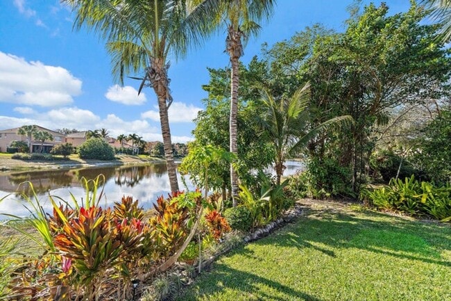 Building Photo - 6024 SE Crooked Oak Ave