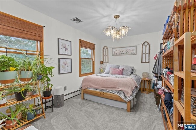 Building Photo - 274 Warren St