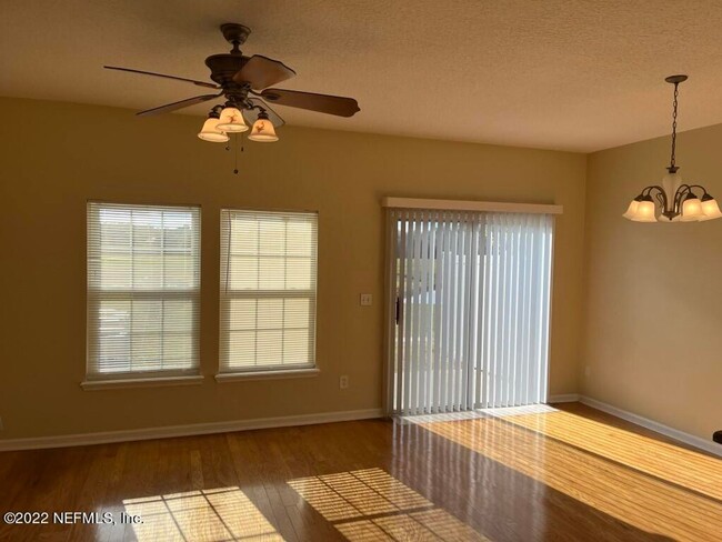 Building Photo - Beautiful Townhome in Biscayne Bay!