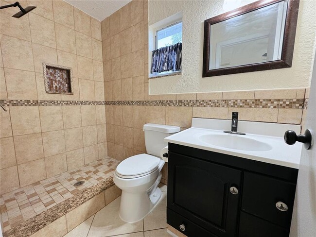 Building Photo - 7522 Laurel Springs Dr