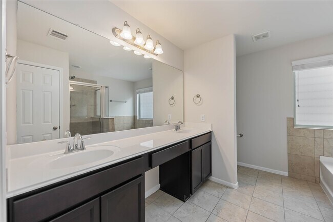 Building Photo - 13511 Villa Arbor Dr