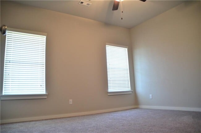 Building Photo - 3912 SW Peachwood Dr
