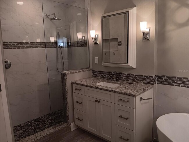 Building Photo - 200 Brightwater Dr