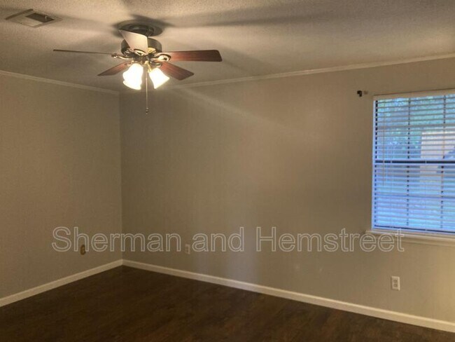 Building Photo - 267 Sioux Ct