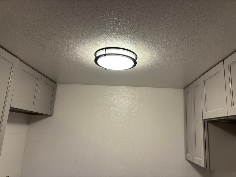 Ceiling light - 4332 Pacific Ave