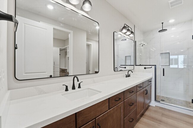 Building Photo - Brand-New 2025 Contemporary Condo | 2 Bed + 2 Bath | Prime North Phoenix Location