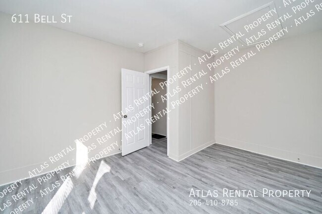 Building Photo - 611 Bell St