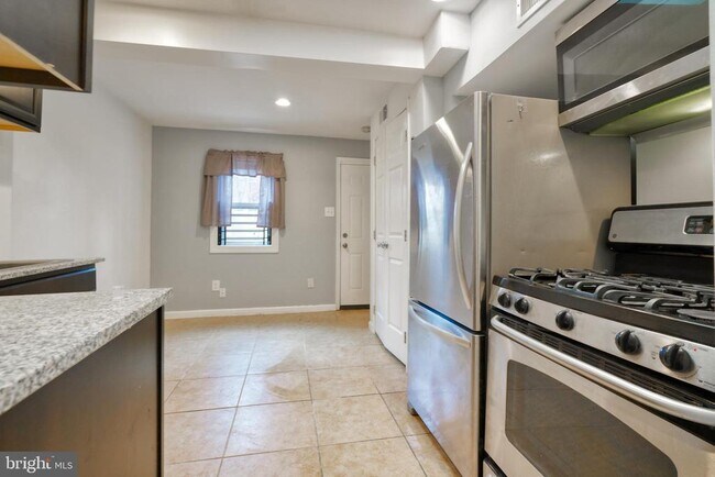 Building Photo - 1029 Booth St