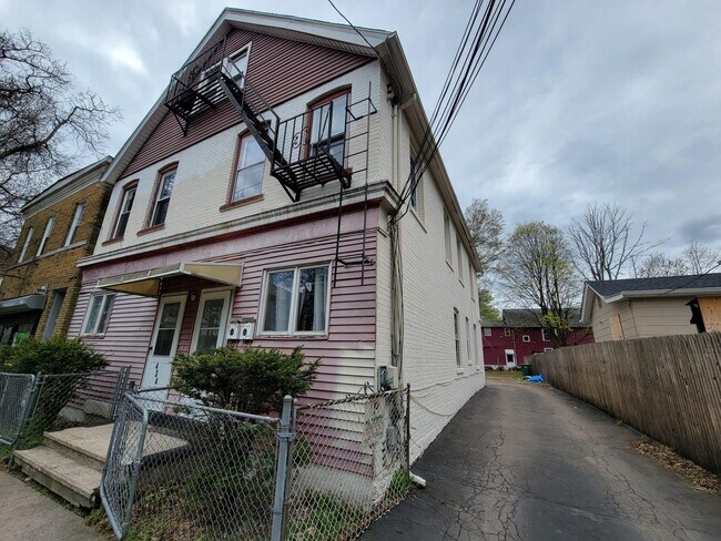 Building Photo - 434 Shelton Ave