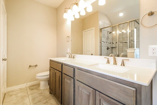 Building Photo - 6265 Thunderwing Dr