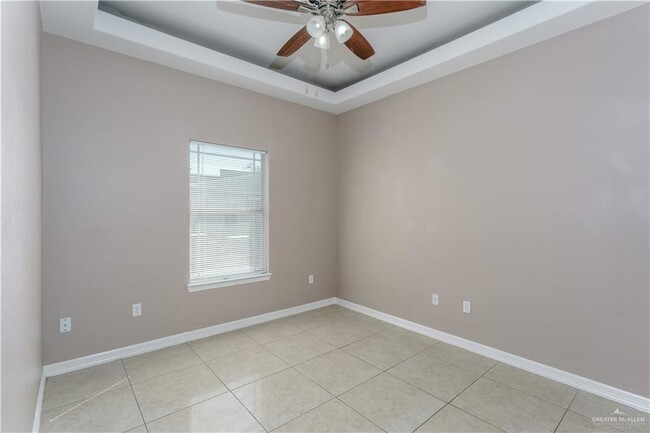 Building Photo - 3036 Regal Dr