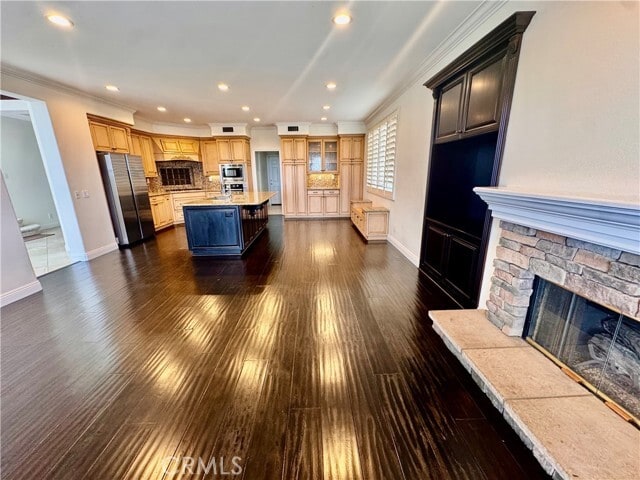 Building Photo - 9 Marisol