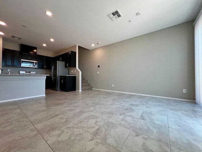 Building Photo - Modern 2-Bedroom Townhome Near Allegiant S...