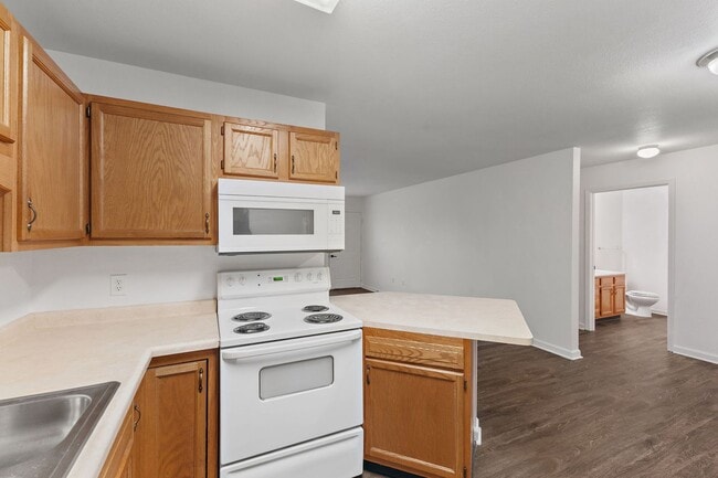 Building Photo - 1308 E Liberty Cir