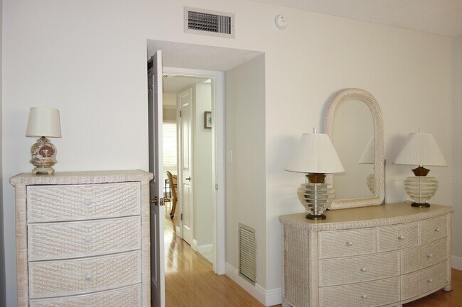 Building Photo - 2020 Terra Mar Dr