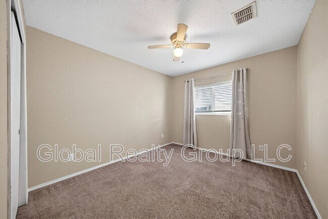 Building Photo - 117 Creek Run