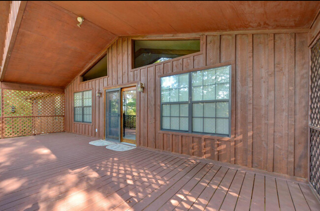 Building Photo - 258 Mialaquo Cir