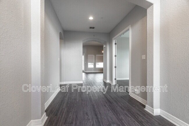 Building Photo - 6210 Fishpond Rd