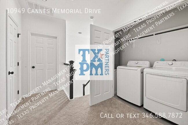 Building Photo - 10949 Cannes Memorial Dr