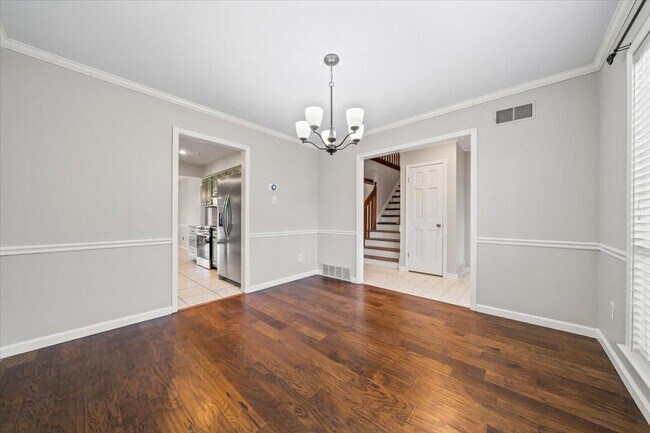 Building Photo - 7559 Cross Village Dr