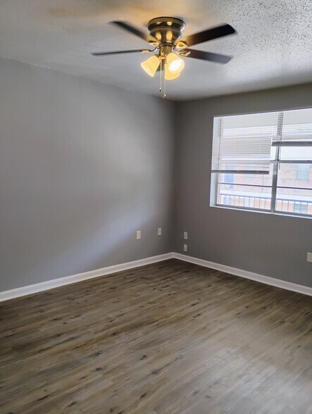 Building Photo - 1707 Port Dr