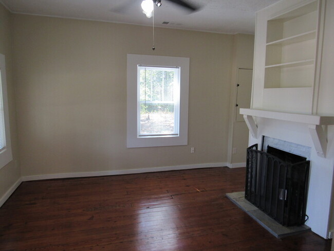 Building Photo - Cute 2 BR/ 1 BA in North Forsyth!