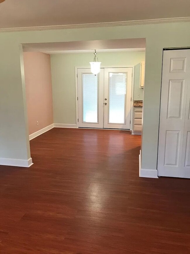 Building Photo - Immaculate and spacious home