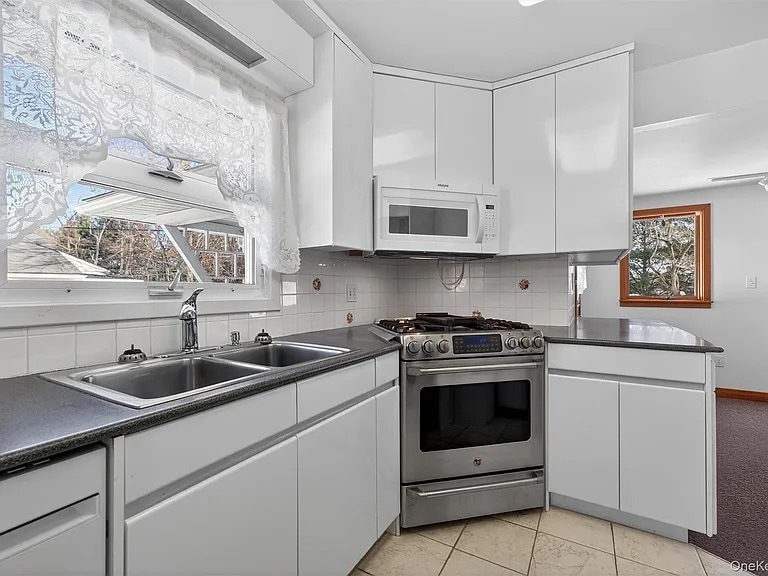 Building Photo - 2 Thomas Jefferson Pl