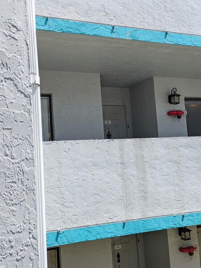 Building Photo - 4725 Lucerne Lakes Blvd E