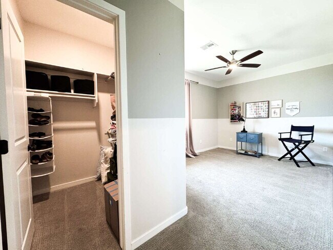 Building Photo - "Spacious 4-Bedroom, 2.5-Bathroom Home in Mesa del Sol!"