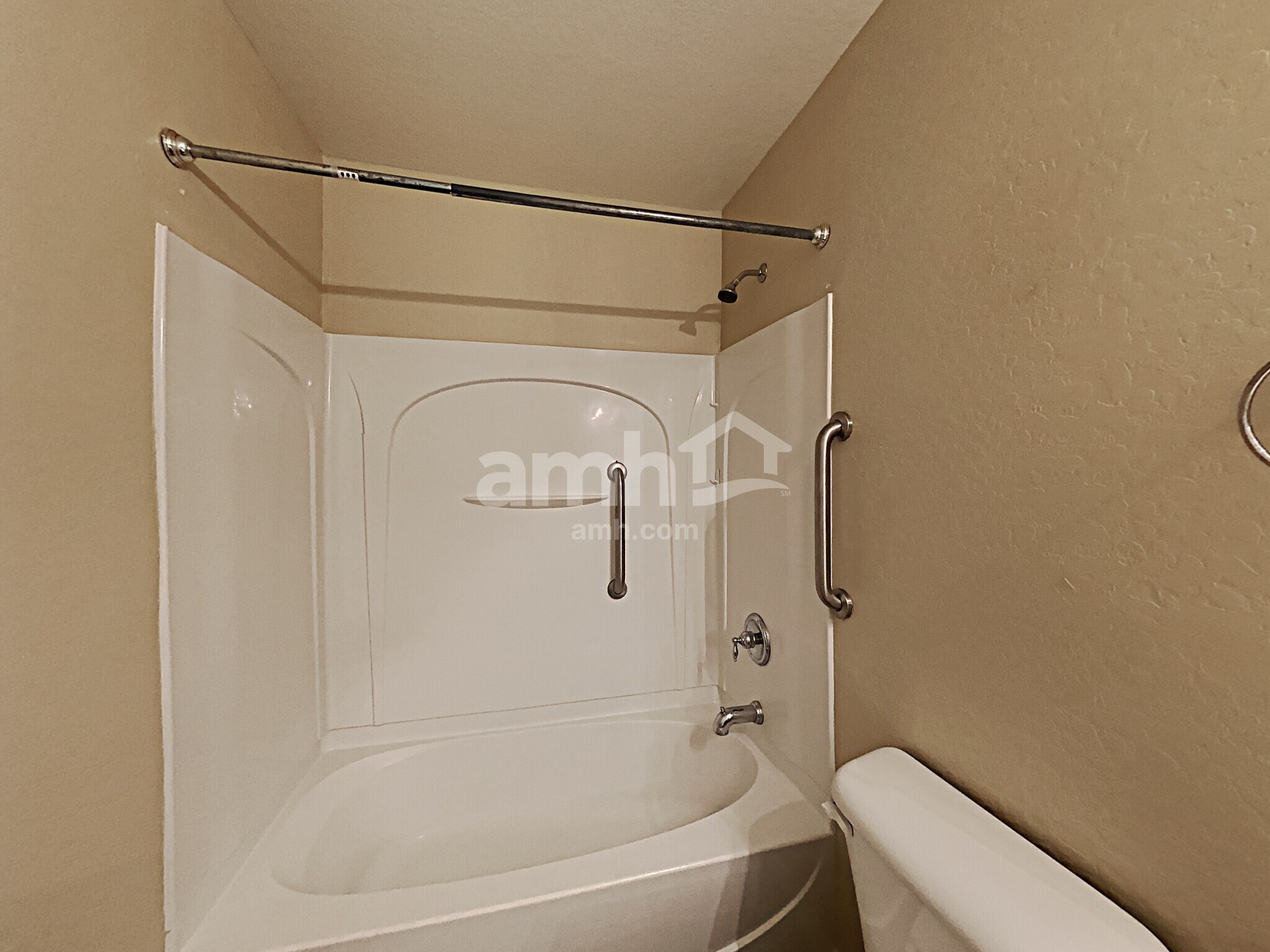 Building Photo - 7504 S Sunrise Way