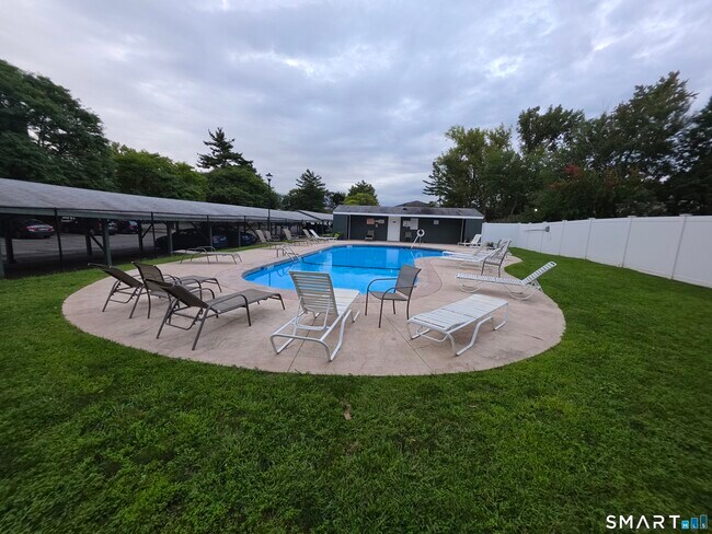 Building Photo - 2320 Harbor View Dr