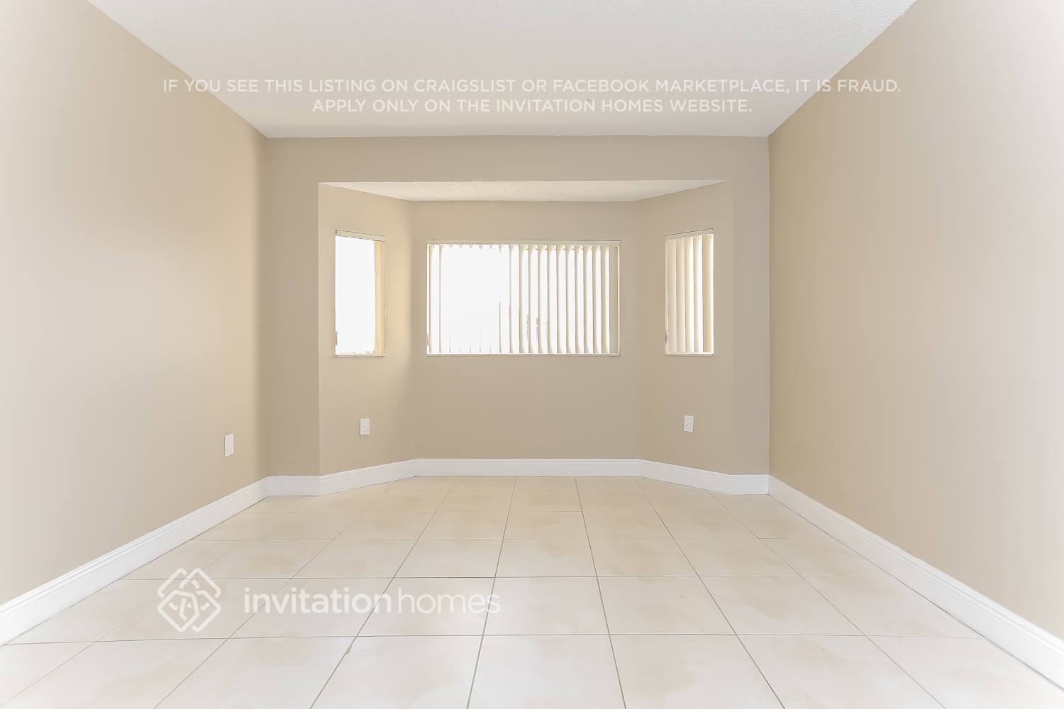 Building Photo - 16201 SW 141st Ave
