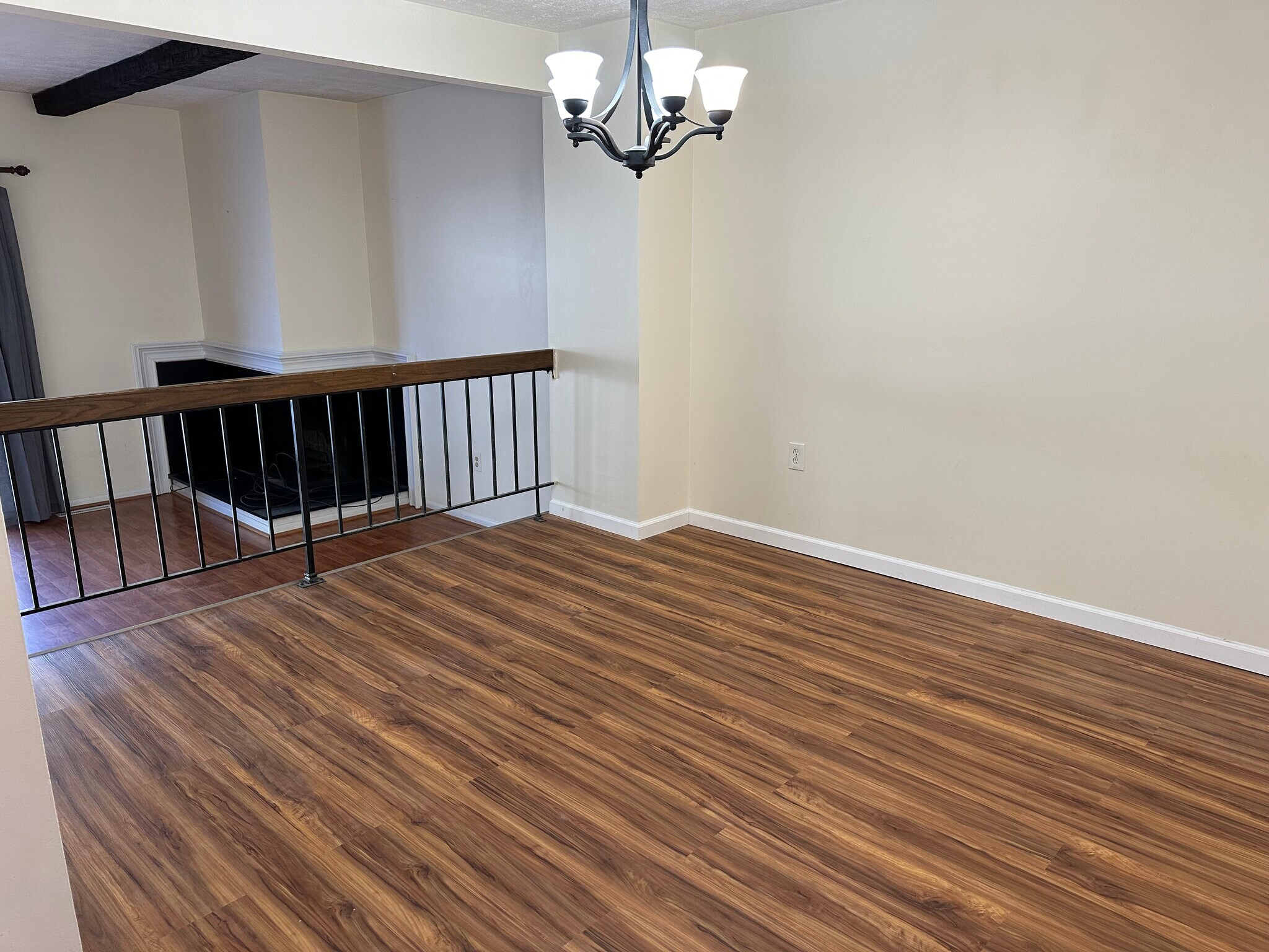Building Photo - 1505 Harewood Sq