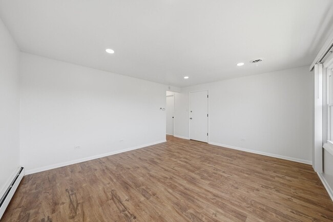 Building Photo - 4510 W 55th St