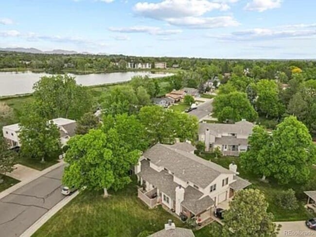 Building Photo - 1708 S Lee St