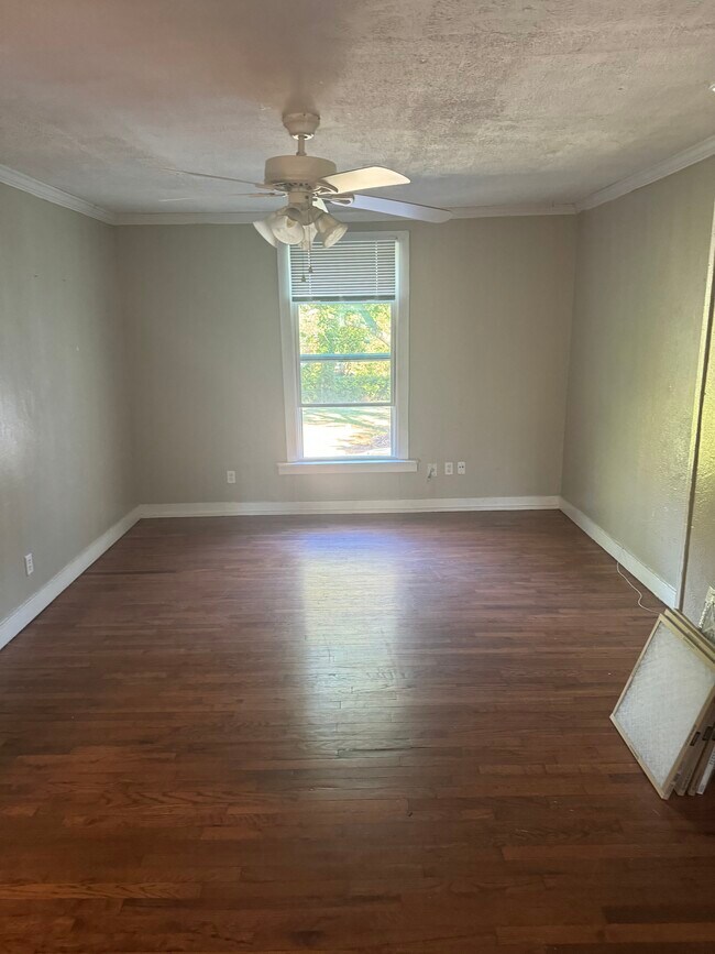 Building Photo - 4605 Reiger Ave