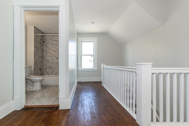 Building Photo - 19610 Shawnee Ave