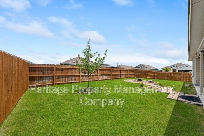 Building Photo - 2700 Coral Vly