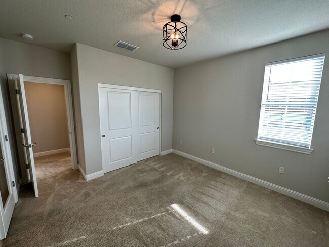 Building Photo - 264 Mabel Josephine Dr